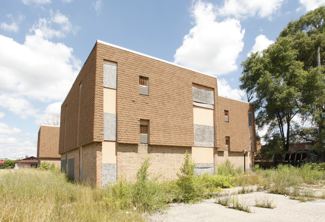 Arena East Apartments in Flint, MI - Foto de edificio