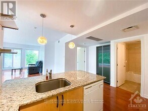250-250 Lett St in Ottawa, ON - Building Photo - Building Photo