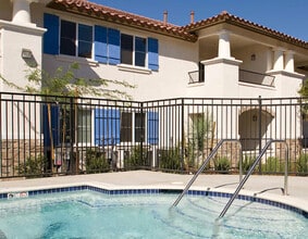 Cielo Azul in Palmdale, CA - Foto de edificio - Building Photo