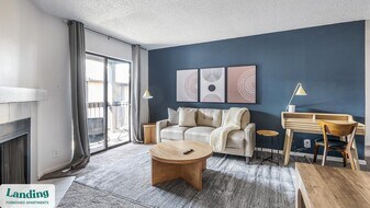 1071 Clayton Ln in Austin, TX - Building Photo