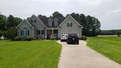 134 Cottonwood Dr in Hertford, NC - Building Photo - Building Photo