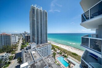 6301 Collins Ave, Unit 2705 in Miami Beach, FL - Foto de edificio - Building Photo
