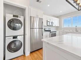 4 Hecla St, Unit 1 in Boston, MA - Building Photo