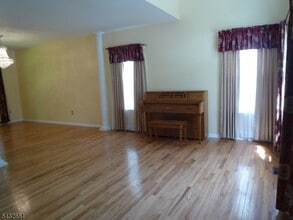 9 Harrogate Cir in Princeton, NJ - Building Photo - Building Photo