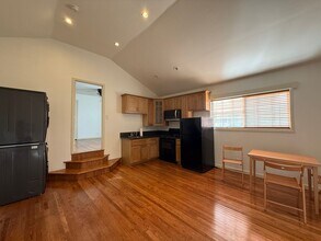 20018 Friar St in Los Angeles, CA - Building Photo - Building Photo