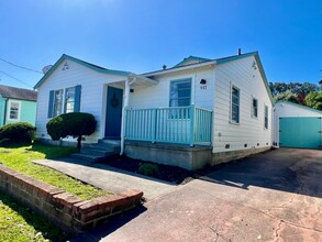 911 Ripple Ave in Pacific Grove, CA - Building Photo - Building Photo