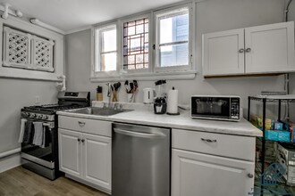 664 Auburn Ave in Buffalo, NY - Foto de edificio - Building Photo