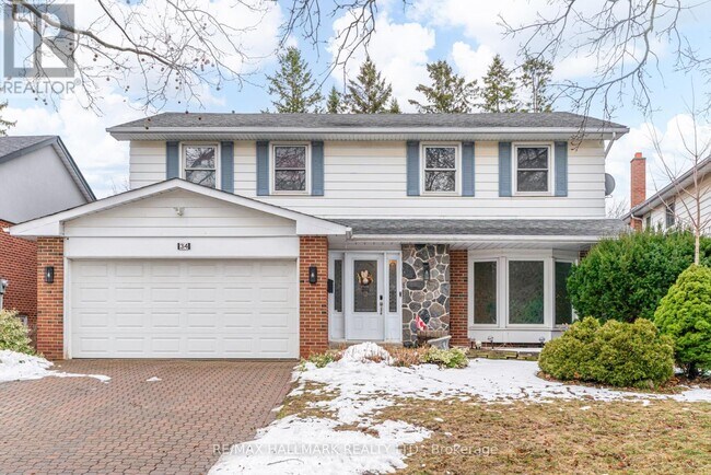 34 Harringay Crescent in Toronto, ON - Building Photo - Building Photo