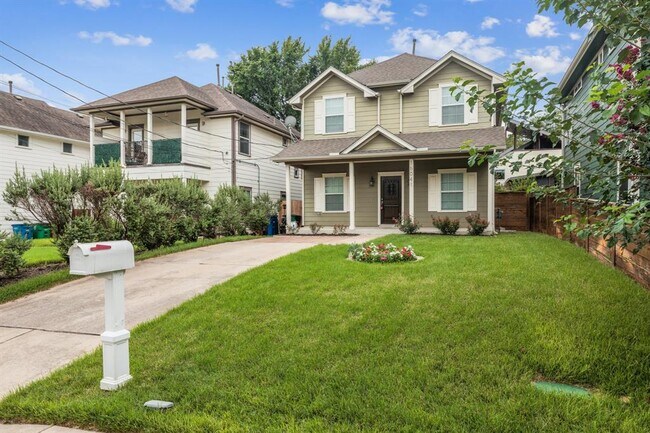 1604 Maple Ave in Austin, TX - Building Photo - Building Photo
