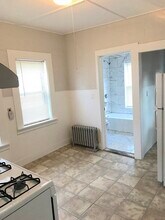 16 Pinkham Pl in Lynn, MA - Building Photo - Building Photo