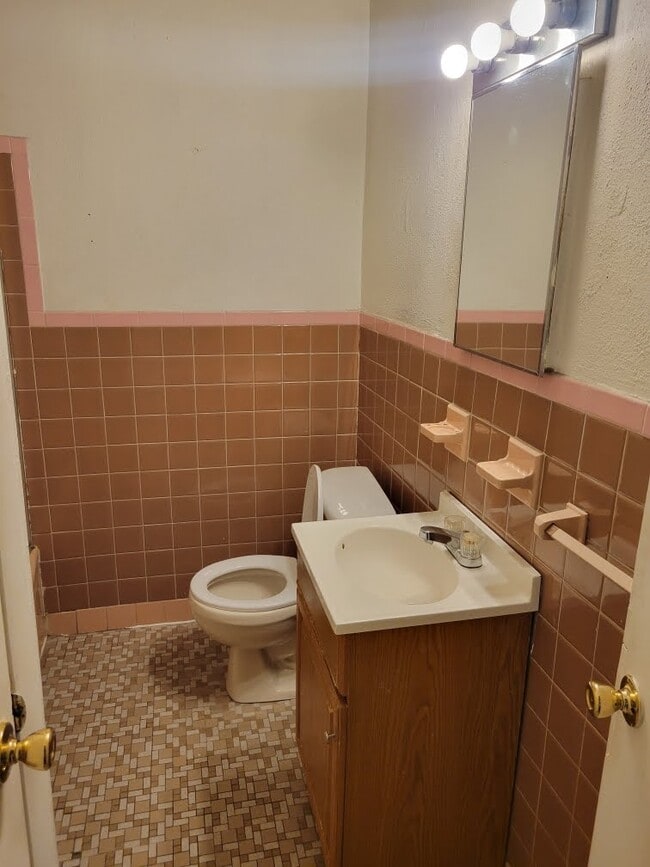 6419 Tulip St, Unit Tulip Street 2nd Floor in Philadelphia, PA - Building Photo - Building Photo