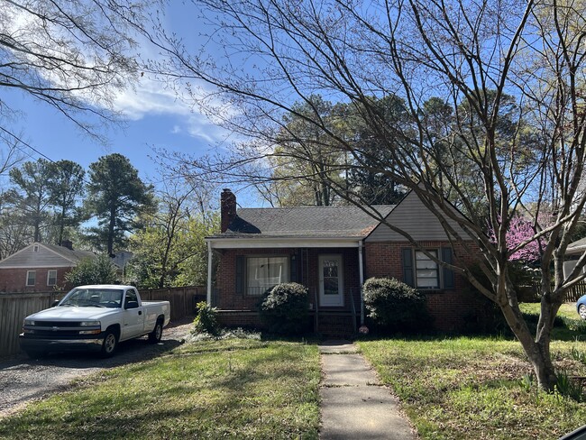 905 Demerius St, Unit 905 A Demerius St. in Durham, NC - Foto de edificio - Building Photo