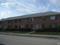 63 W Valley Stream Blvd in Valley Stream, NY - Foto de edificio - Building Photo