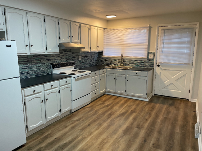 property at 904 N Indiana Ave