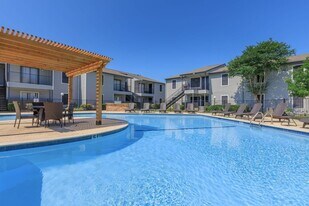 420 Garland Dr in Lake Jackson, TX - Building Photo