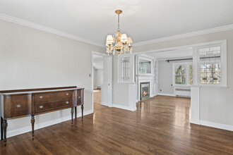 16 Russet Ln in Halesite, NY - Building Photo - Building Photo