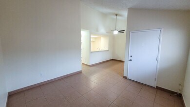 Tahoe Manor in Whittier, CA - Foto de edificio - Building Photo