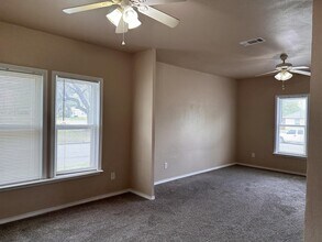 2501 Monroe St in Commerce, TX - Building Photo - Building Photo
