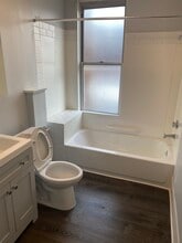 4609 Friendship Ave, Unit 2 in Pittsburgh, PA - Foto de edificio - Building Photo