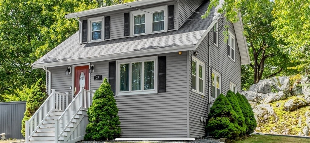 27 Park in Saugus, MA - Building Photo