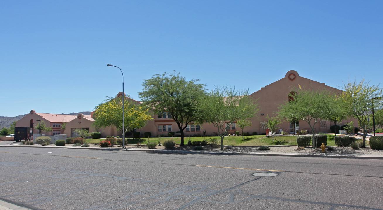 Vista De La Montana in Phoenix, AZ - Building Photo