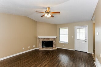 306 Freedom Ln in Arlington, TX - Building Photo - Building Photo