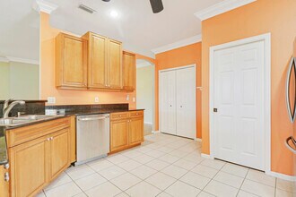 595 Waverly Cir in Port St. Lucie, FL - Building Photo - Building Photo