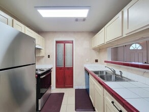 418 Garland Dr in Lake Jackson, TX - Building Photo - Building Photo