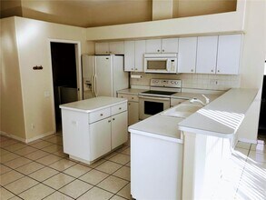 3706 72nd Terrace E in Sarasota, FL - Building Photo - Building Photo