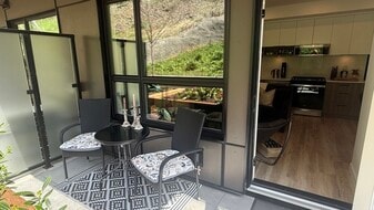 630 Boynton Pl in Kelowna, BC - Building Photo
