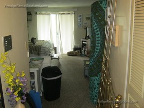 60 Greentree Ln, Unit 2 in Weymouth, MA - Building Photo - Building Photo