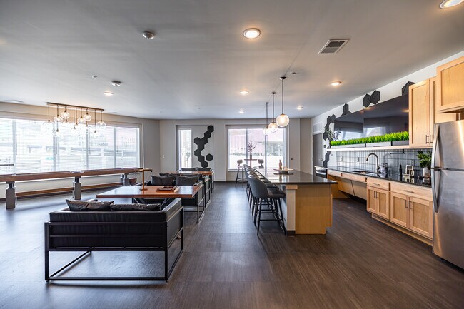 Michigan Street Commons in Milwaukee, WI - Foto de edificio - Interior Photo