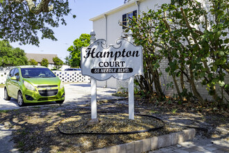 Hampton Court Condos in Merritt Island, FL - Building Photo - Building Photo