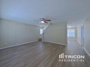 22809 St Thomas Cir in Lutz, FL - Building Photo - Building Photo