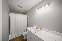 202 Sylvester Rd photo'