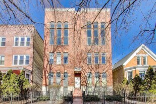 2128 W Walton St in Chicago, IL - Building Photo