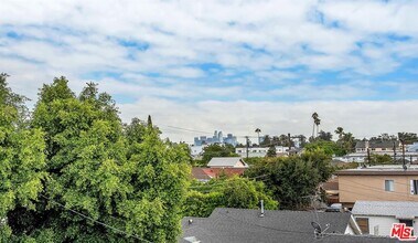 4701 Saturn St in Los Angeles, CA - Foto de edificio - Building Photo
