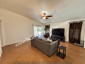 2675 W Desert Bluffs Ct in Tucson, AZ - Building Photo - Building Photo