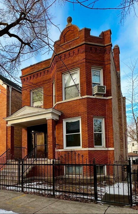 2726 W 24th St in Chicago, IL - Building Photo