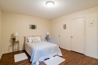 3171 Pleasant Valley Rd in Mobile, AL - Building Photo - Building Photo