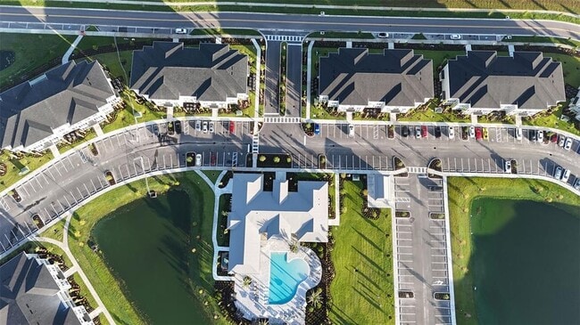 5291 Post Oak Blvd in Wesley Chapel, FL - Foto de edificio - Building Photo