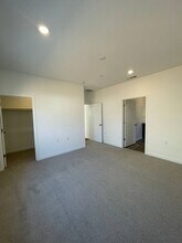 1027 Deerhorn Dr W in Madera, CA - Building Photo - Building Photo