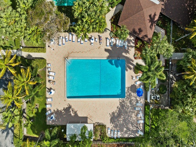 3151 S Palm Aire Dr, Unit 410 in Pompano Beach, FL - Foto de edificio - Building Photo