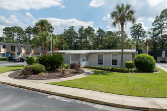 Le Mans Apartments in Valdosta, GA - Building Photo - Building Photo