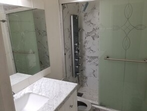 5912 Almendra Ct in Bakersfield, CA - Building Photo - Building Photo