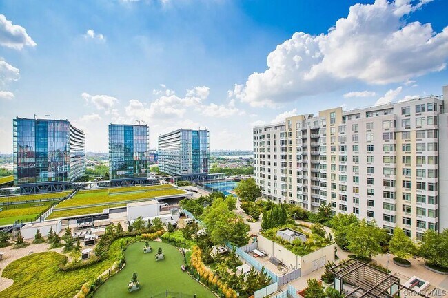 40-22 College Point Blvd in Queens, NY - Building Photo - Building Photo