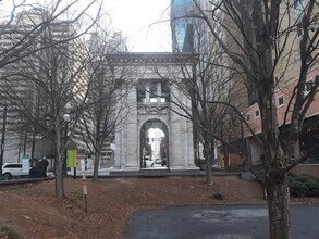 300 W Peachtree St NW in Atlanta, GA - Building Photo - Building Photo