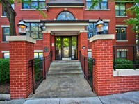 915 Washington St, Unit 202