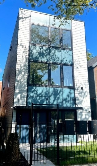 6455 S St Lawrence Ave in Chicago, IL - Building Photo