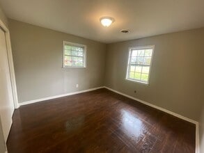 2409 Holmes St in Tupelo, MS - Building Photo - Building Photo